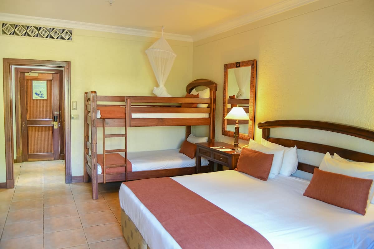 1 bedroom, hypo-allergenic bedding, minibar, in-room safe