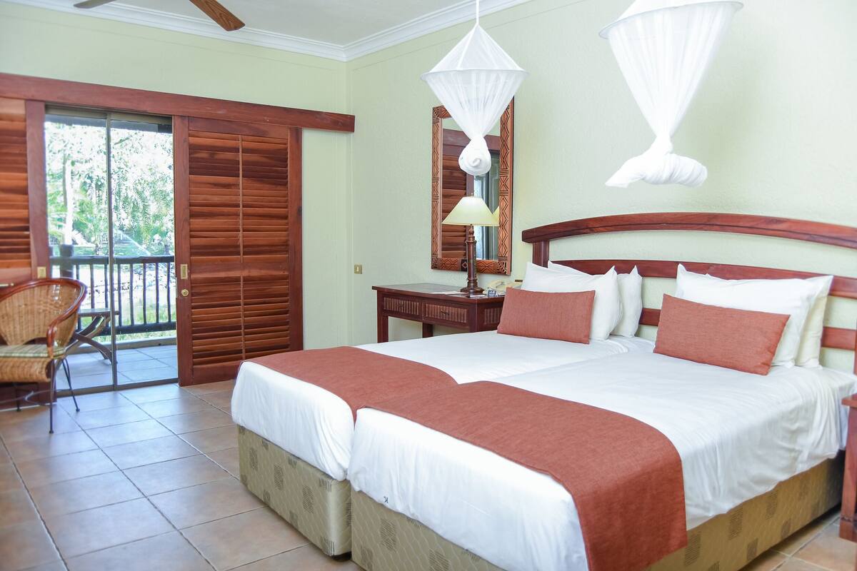 Hypo-allergenic bedding available, minibar, in-room safe, desk