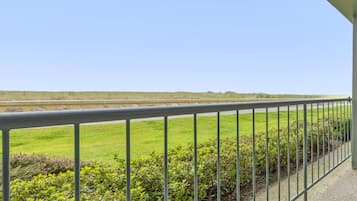 Standard Room, Multiple Beds, Non Smoking, Kitchenette (Pet Friendly) | In-room safe, blackout drapes, iron/ironing board