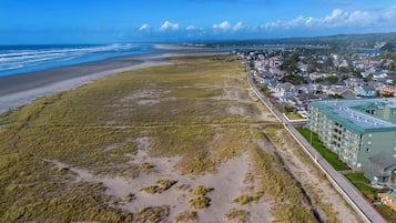 En la playa y toallas de playa