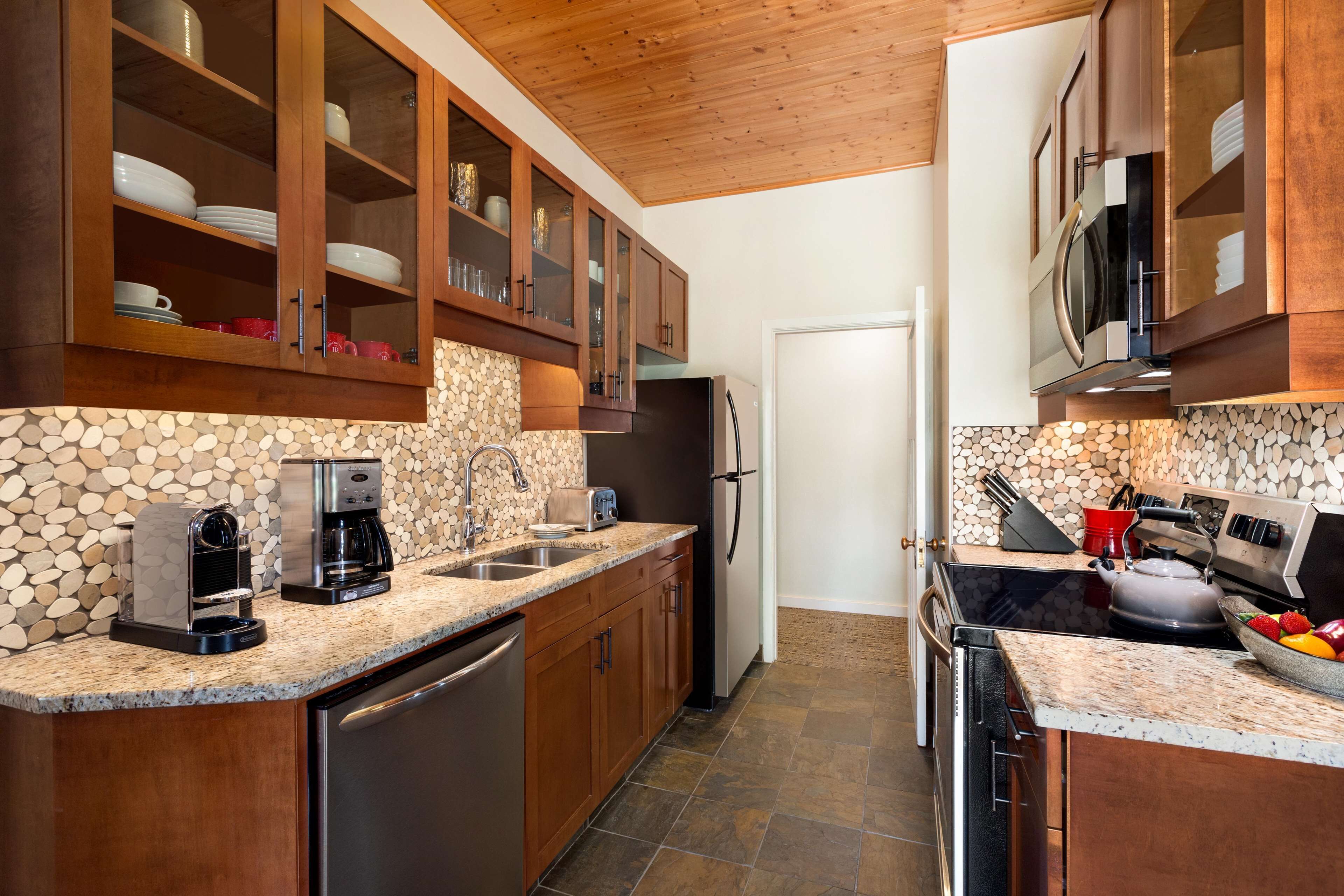 cabin, 3 bedrooms (viewpoint) | private kitchen | espresso maker, coffee/tea maker, electric kettle