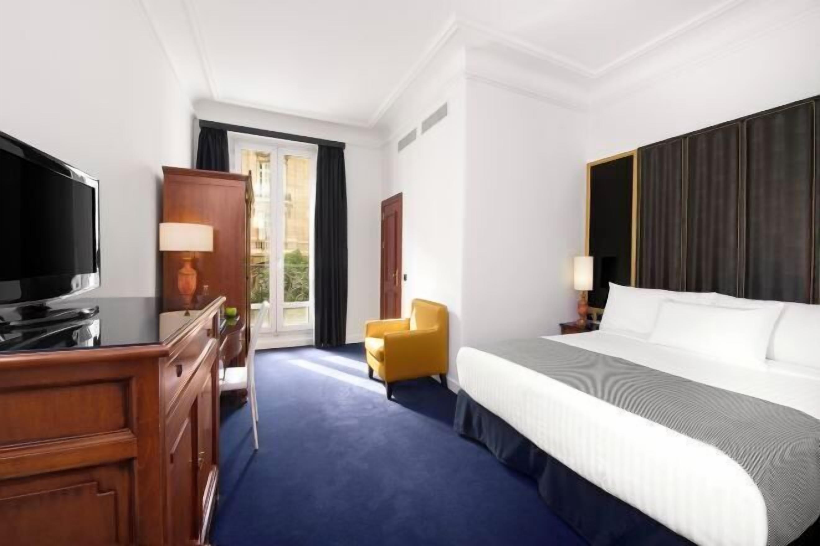 Minibar, in-room safe, desk, soundproofing