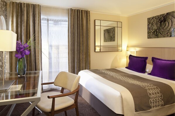 2 bedrooms, minibar, in-room safe, desk