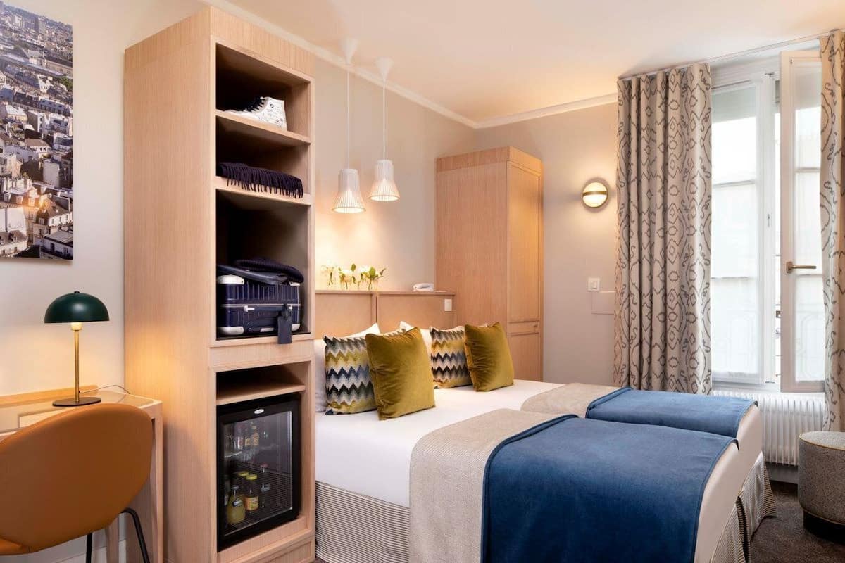 Minibar, in-room safe, desk, laptop workspace