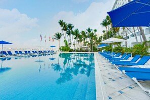 Outdoor pool, sun loungers
