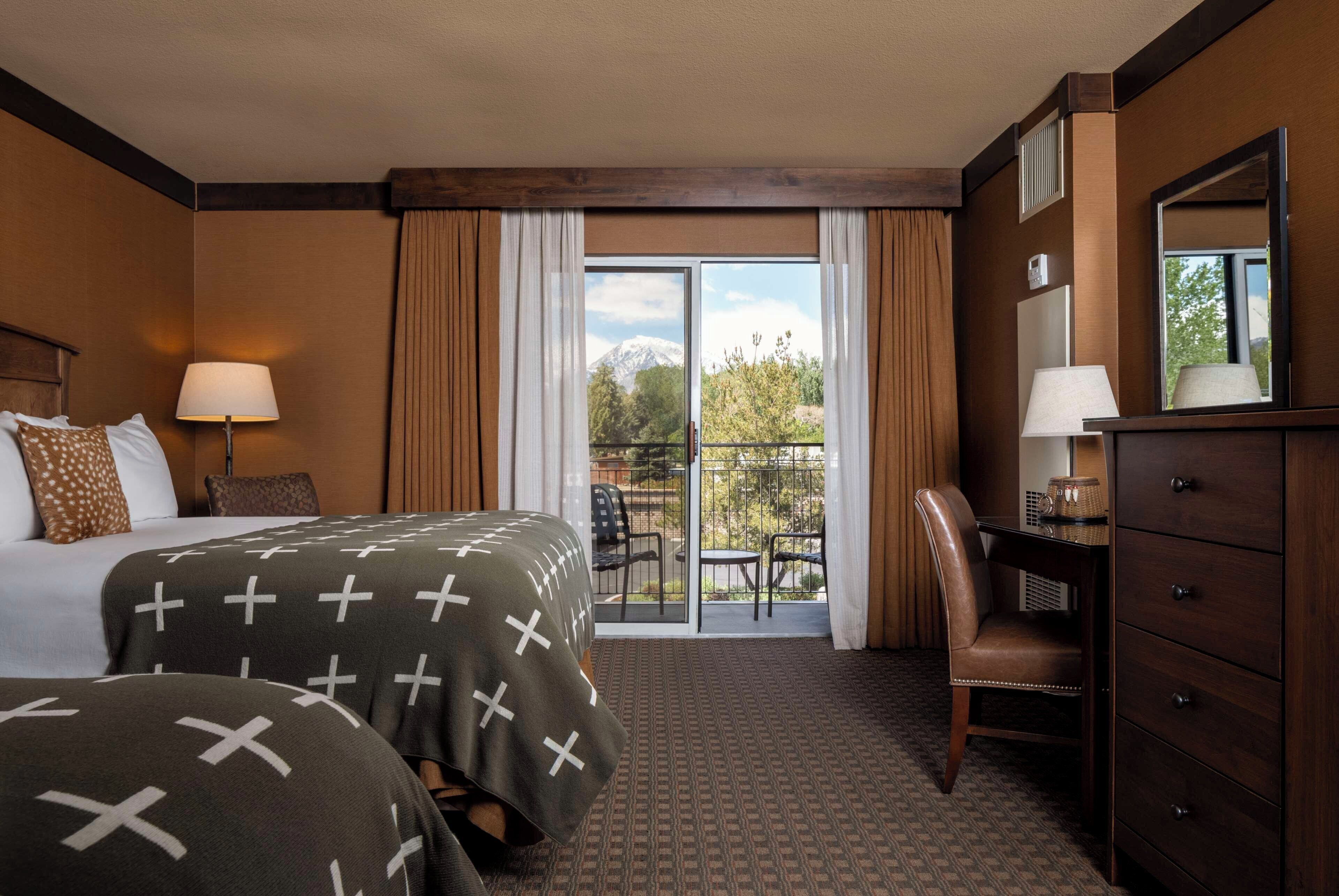 Egyptian cotton sheets, premium bedding, desk, laptop workspace