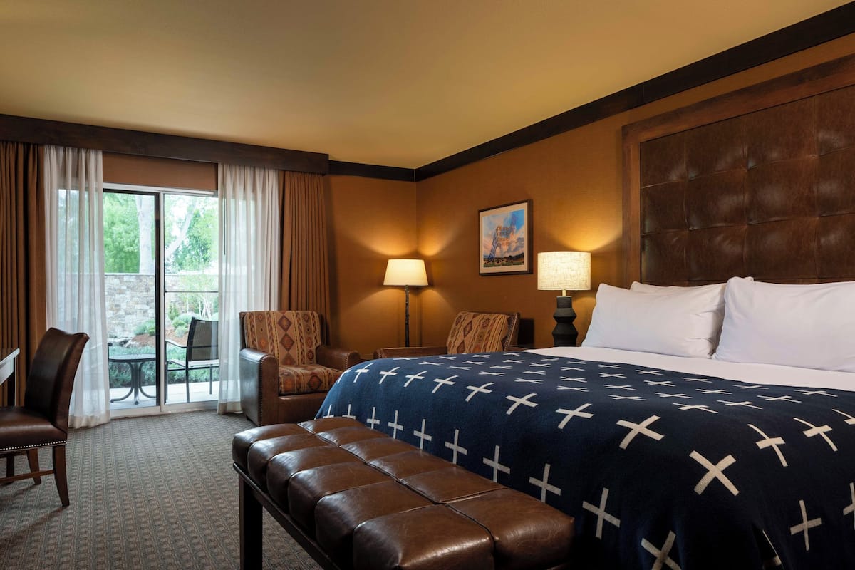 Egyptian cotton sheets, premium bedding, desk, laptop workspace