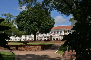 Front of property - The Victoria Falls Hotel (Victoria Falls)