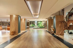 Lobby-Lounge