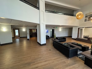Coin salon dans le hall