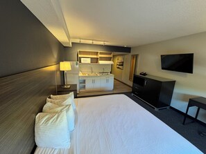 1 bedroom, desk, laptop workspace, blackout drapes