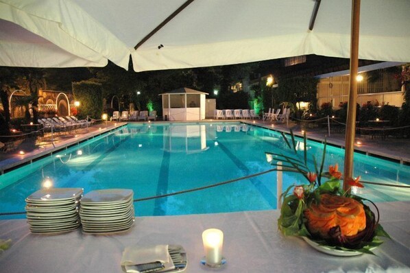 Outdoor pool, pool umbrellas, pool loungers