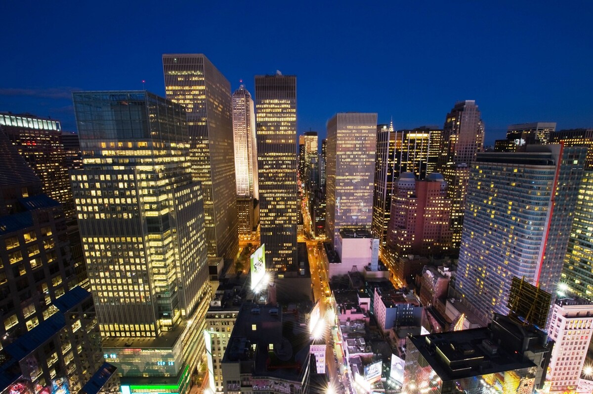 crowne-plaza-times-square-manhattan-an-ihg-hotel-reviews-deals