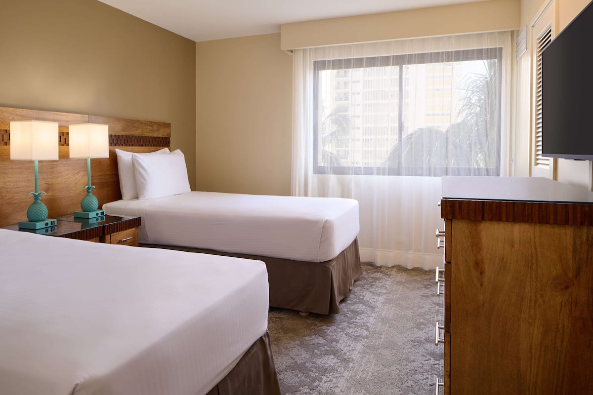 Egyptian cotton sheets, premium bedding, pillowtop beds, in-room safe