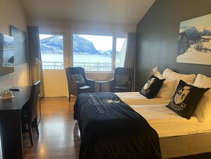 Phòng Superior, không hút thuốc | Bàn, khu vực làm việc phù hợp cho laptop, phòng cách âm