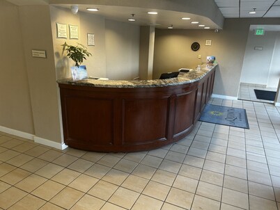 La Quinta Inn & Suites by Wyndham Stamford / New York City