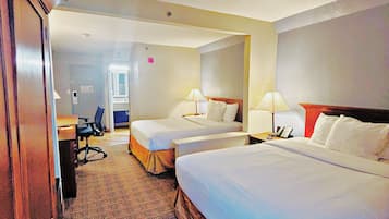 Combined shower/bathtub, free toiletries, hair dryer, towels