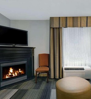 Room, 1 King Bed, Non Smoking, Fireplace