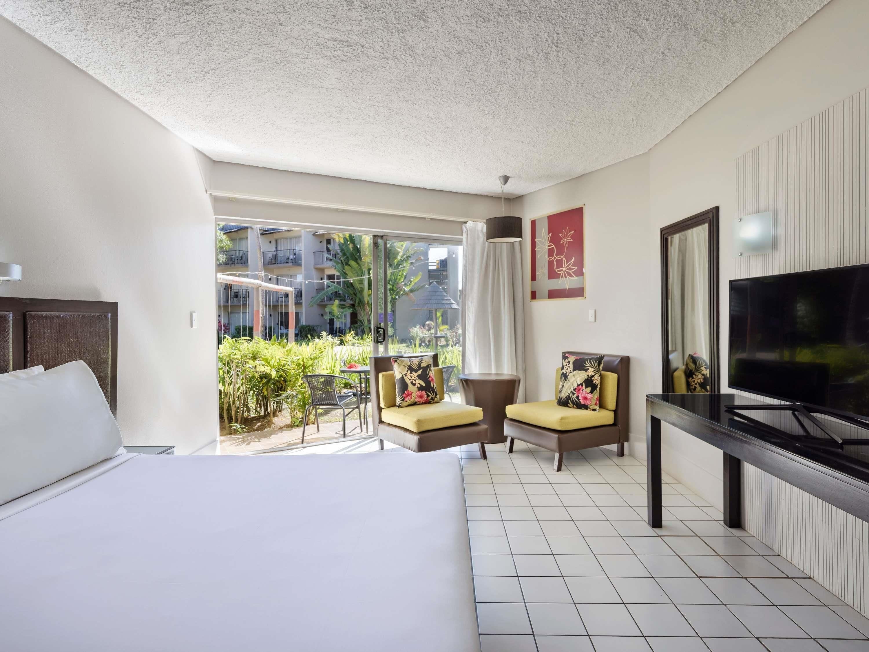 Deluxe Room, 1 Katil Raja (King) | Meja, langsir/tirai gelap terus, seterika/papan seterika 