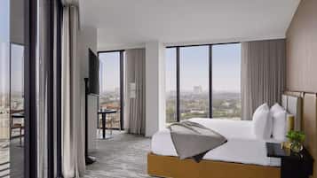 Premium bedding, in-room safe, laptop workspace, blackout drapes