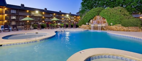 Indoor pool, 2 outdoor pools, sun loungers