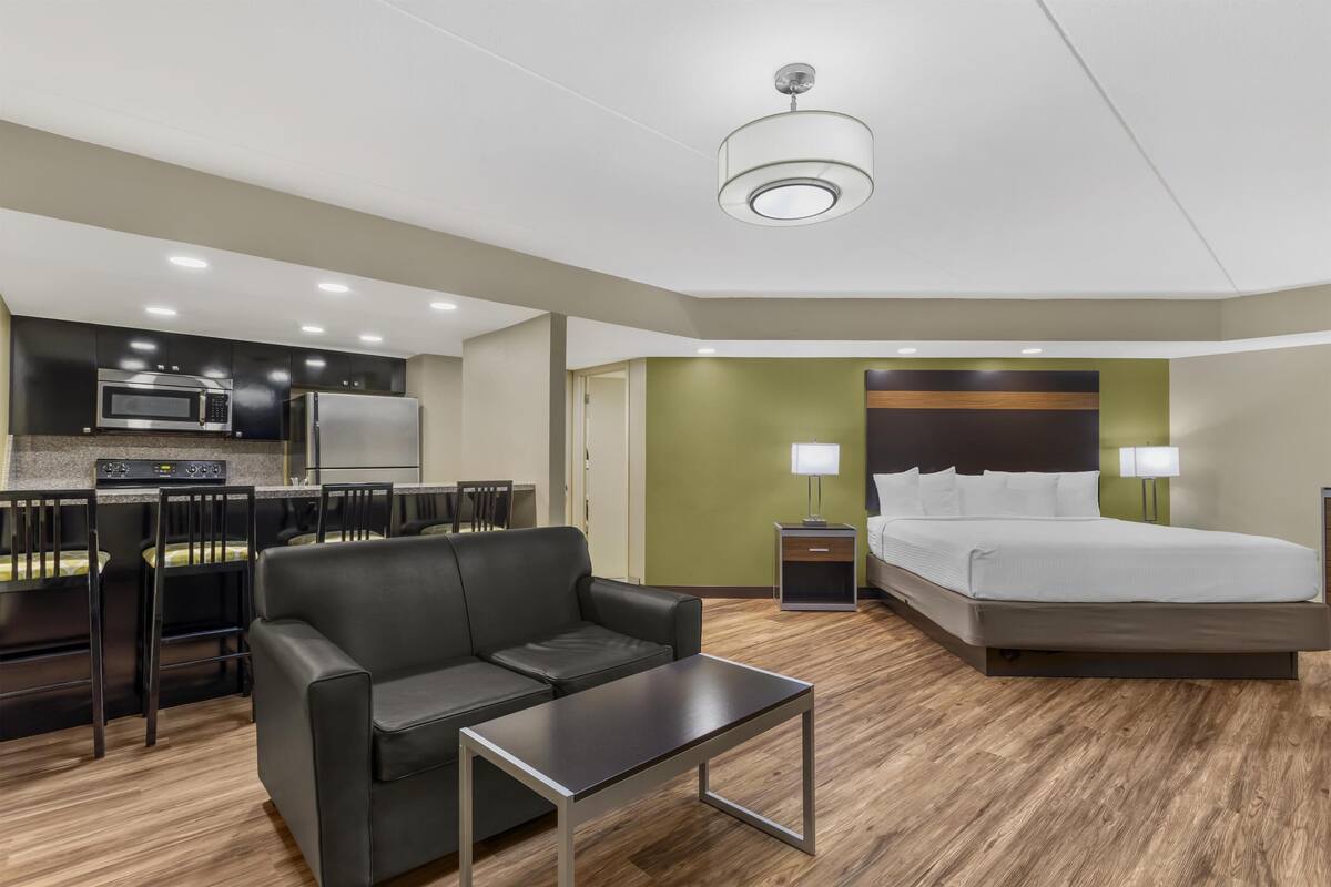 Suite, Plusieurs lits, non-fumeur, cuisine (Walk-in Shower) | Bureau, espace de travail pour ordinateurs portables