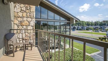 Standardrum - 1 kingsize-säng - icke-rökare - kylskåp och mikrovågsugn | Skrivbord, arbetsyta för laptop, strykjärn/strykbräda och gratis wi-fi