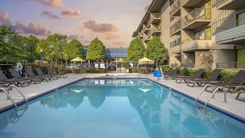 Indoor pool, 2 outdoor pools, sun loungers