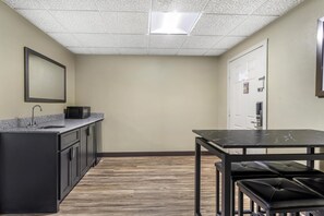 Casa adosada estándar, varias camas, no fumadores, frigorífico y microondas (Walk-in Shower) | Escritorio y espacio para trabajar con un portátil