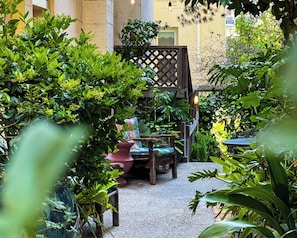 Courtyard - Petite Auberge (San Francisco)
