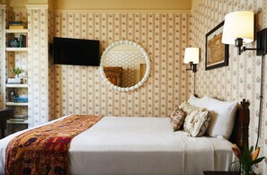 Standard Room, 1 Queen Bed