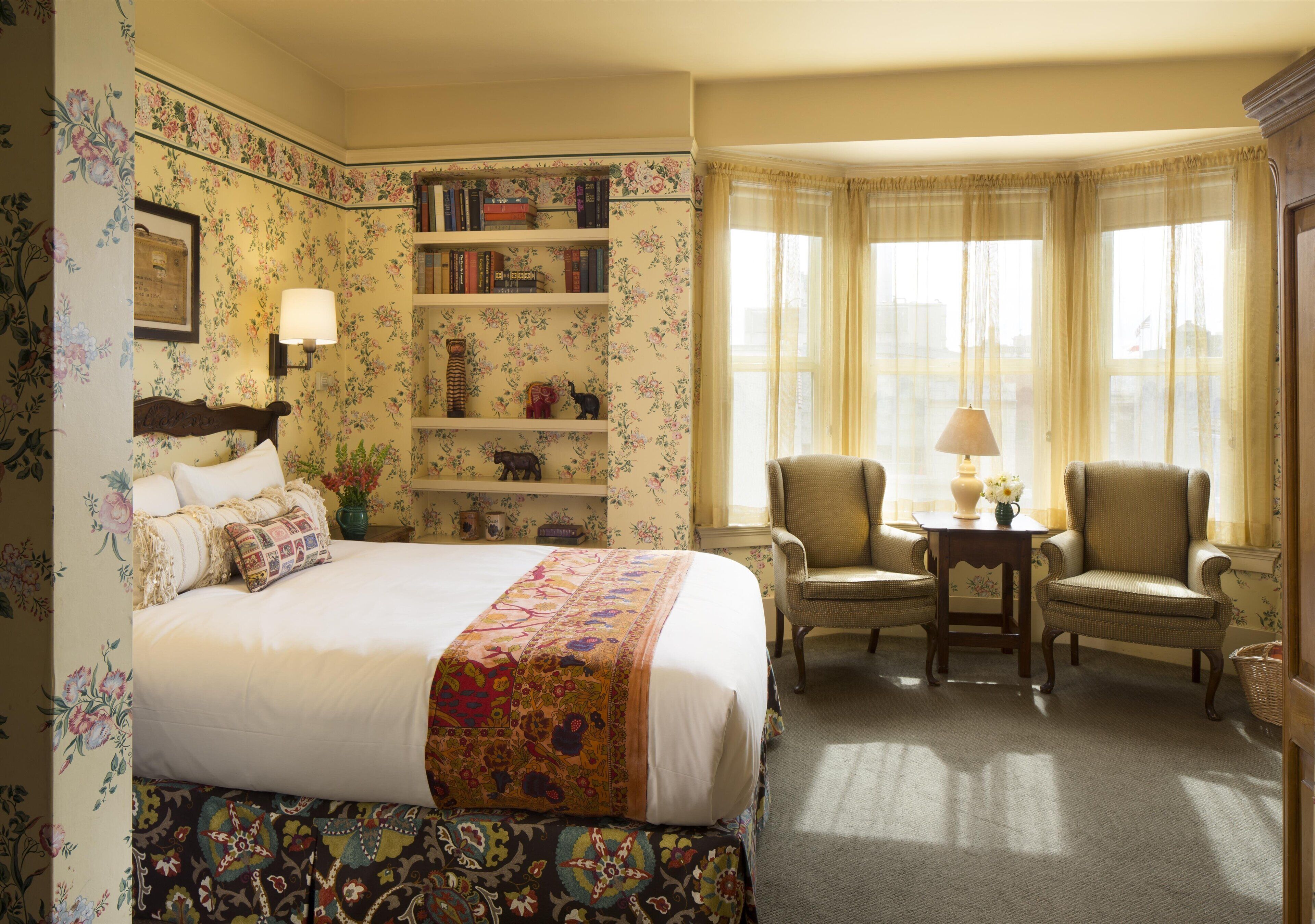 standard room, 1 queen bed, fireplace | premium bedding, in-room safe, iron/ironing board, free cots/infant beds