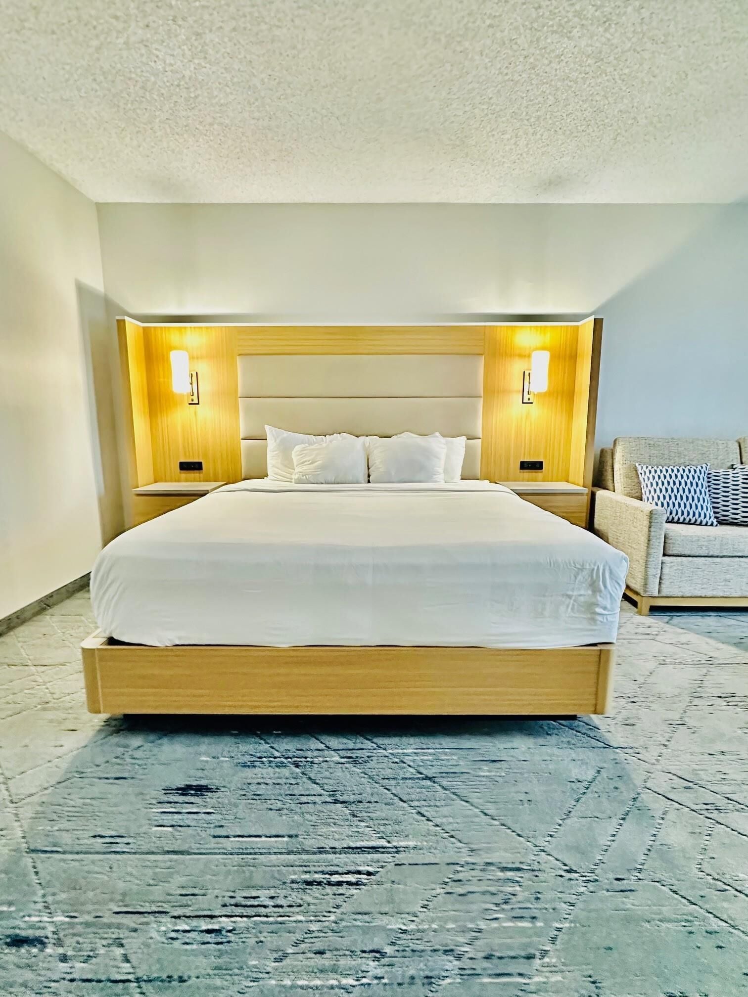 Premium-Zimmer, 1 King-Bett | Pillowtop-Betten, Schreibtisch, Verdunkelungsvorhänge