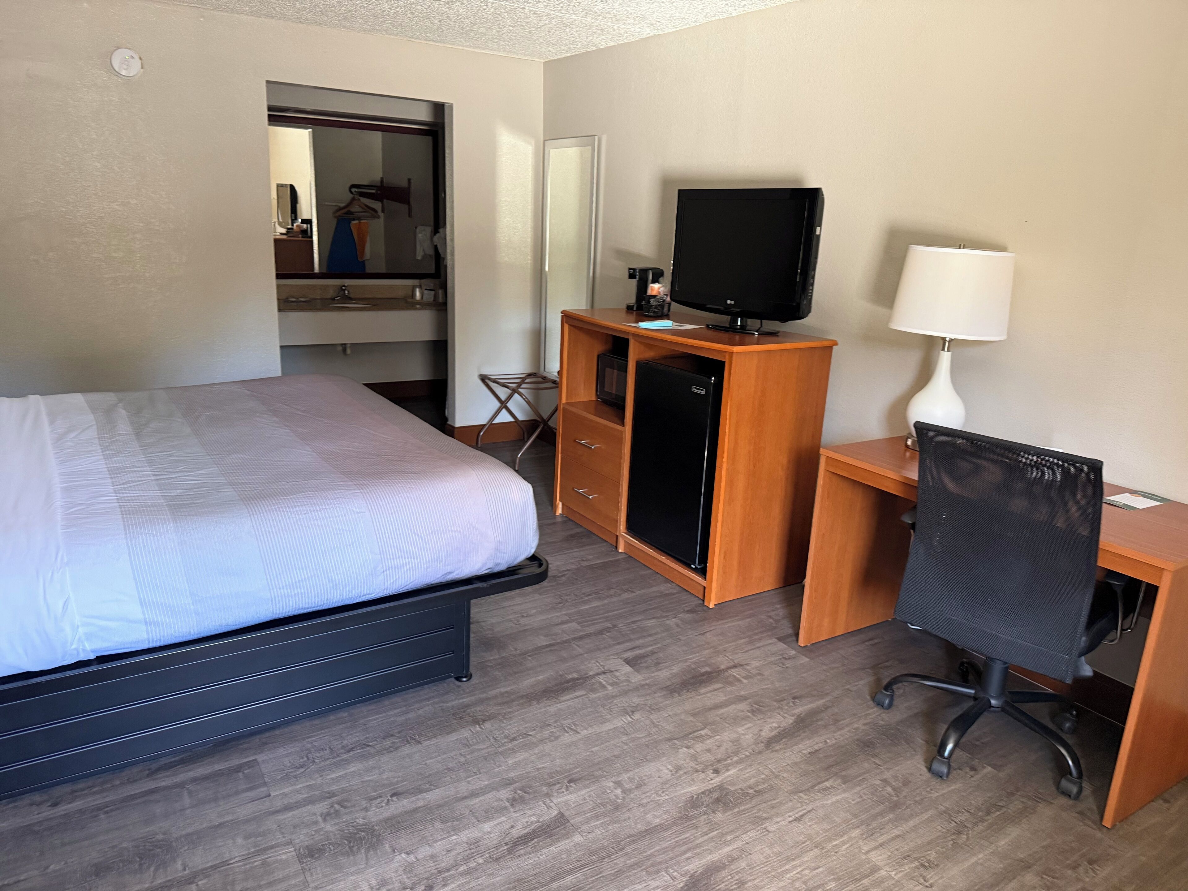 Down comforters, desk, iron/ironing board, free WiFi