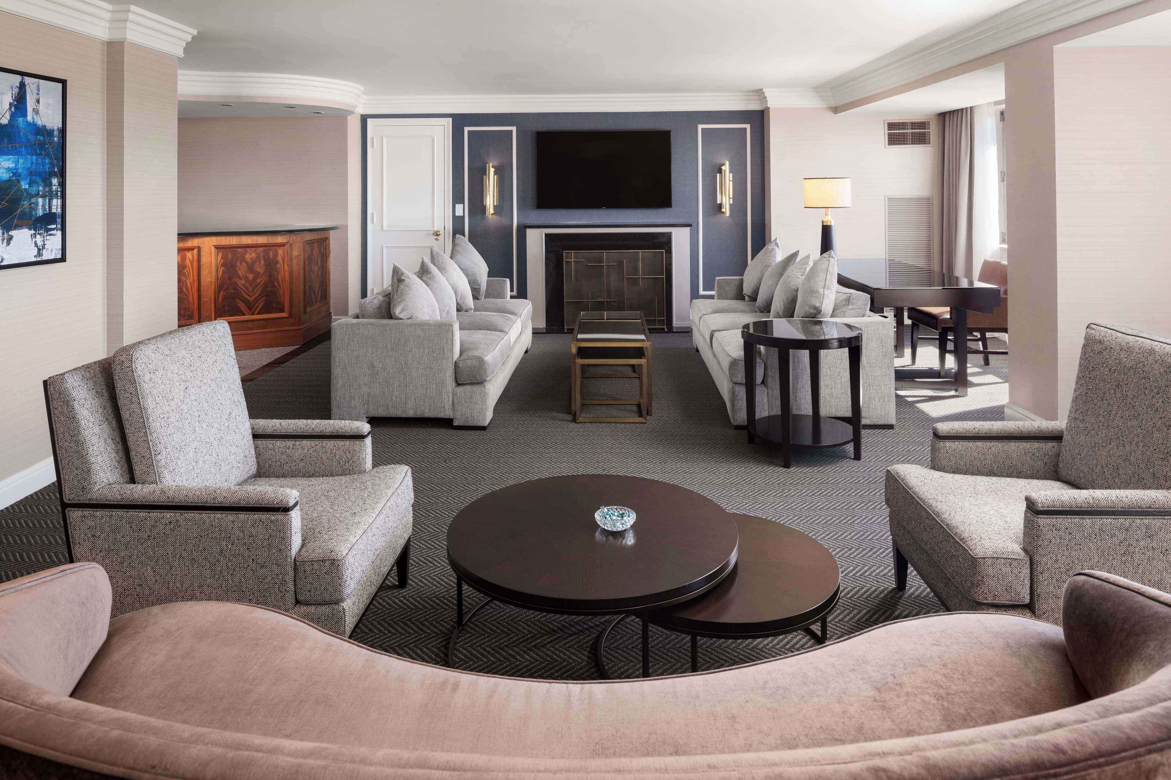 presidential suite, 1 king bed | premium bedding, down duvets, pillow-top beds, in-room safe