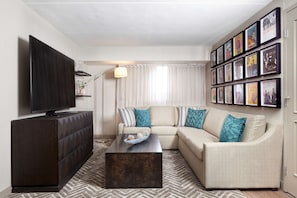 Suite, 1 King Bed (3 Room Music City Suite) | Living area | 37-inch LCD TV with cable channels, TV - DoubleTree Suites by Hilton Nashville Airport (Nashville)