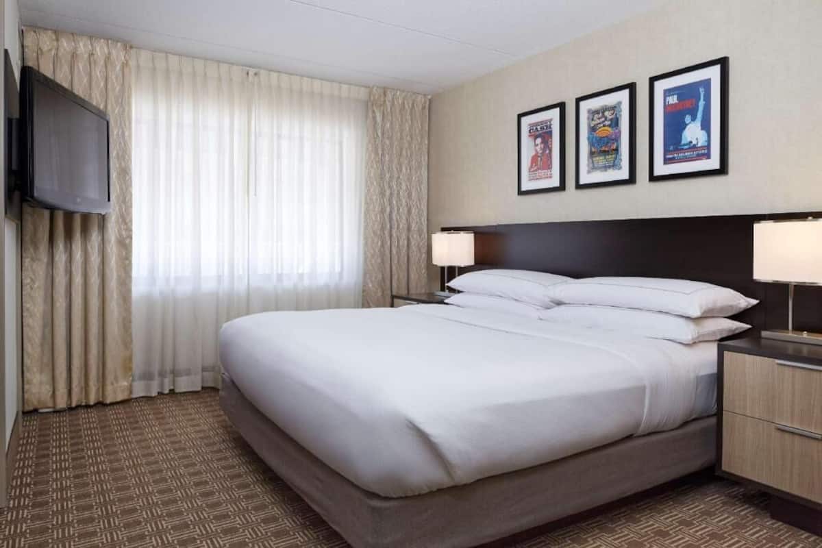 1 bedroom, premium bedding, down comforters, pillowtop beds