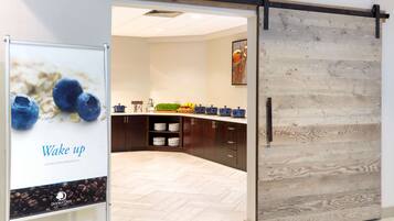 Se sirven desayunos, comidas y cenas