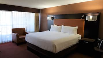 Allergitestet sengetøy, safe på rommet, skrivebord og strykejern/-brett