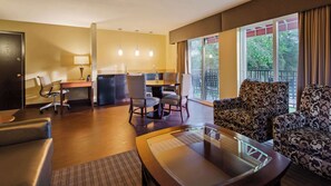 Suite, 1 King Bed, Balcony, Golf View (Living Room) | Living area