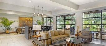 Best Western Plus Plaza by the Green