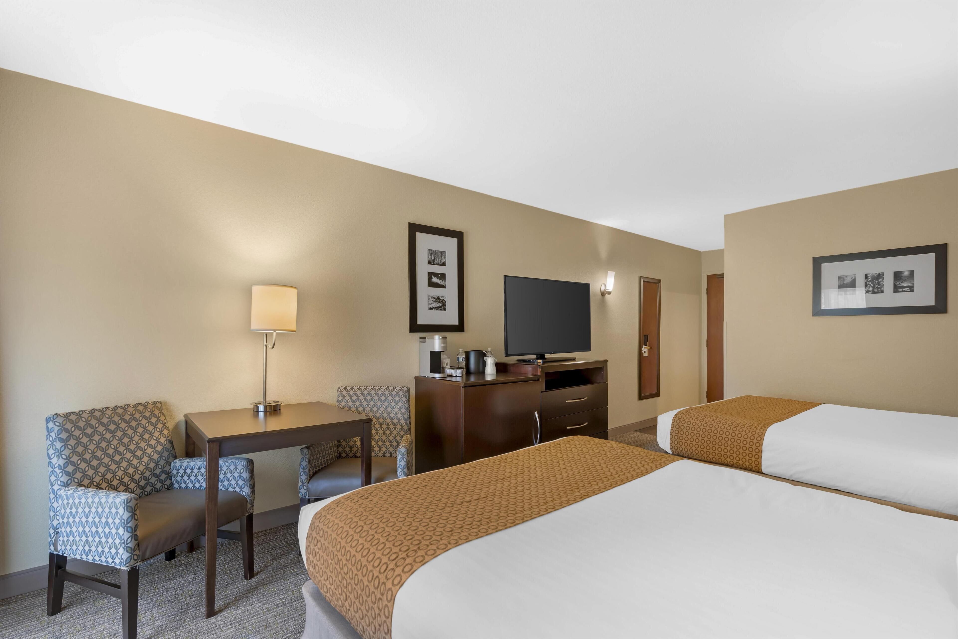Photo - Best Western Plus Plaza by the Green