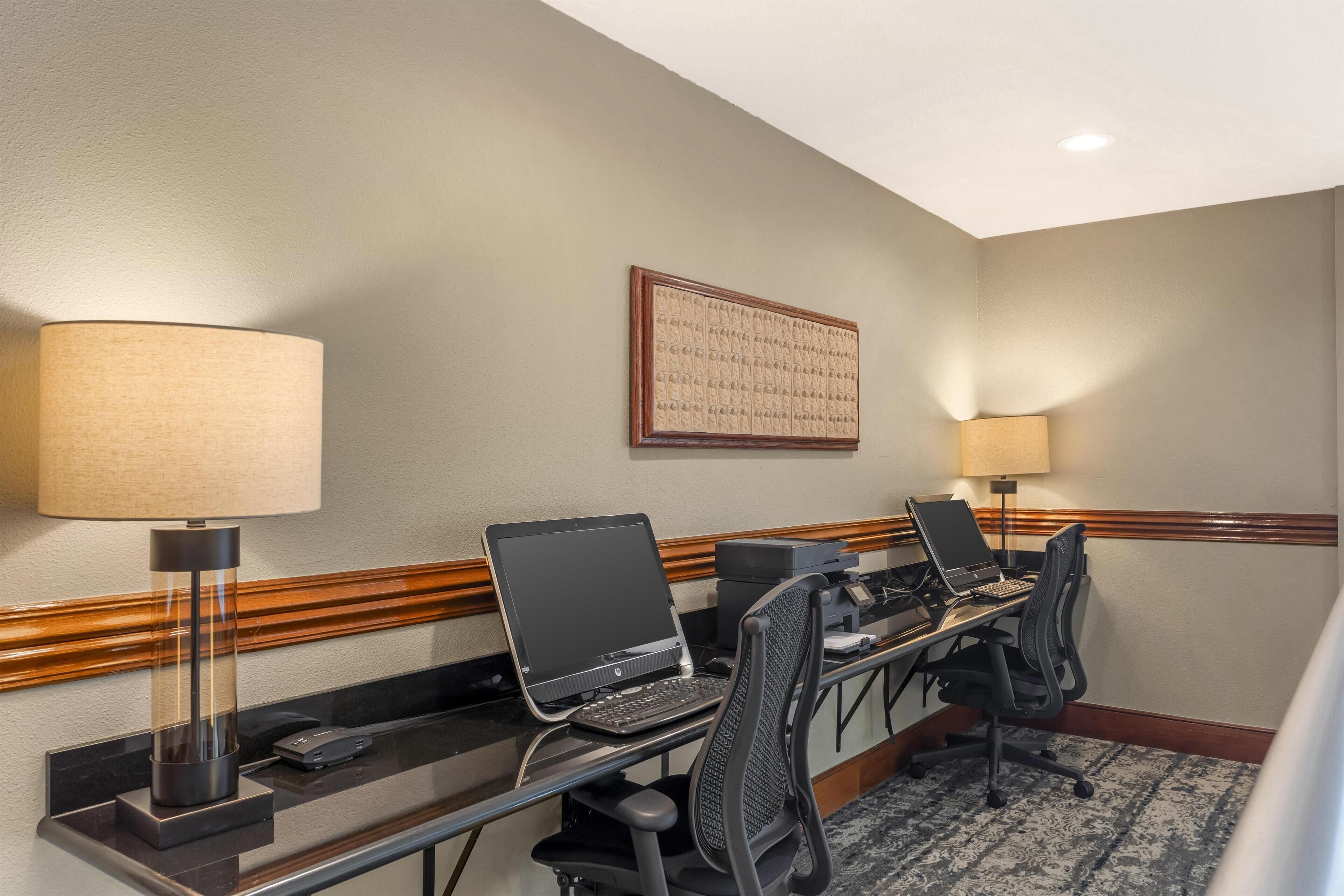 Photo - Best Western Plus Plaza by the Green