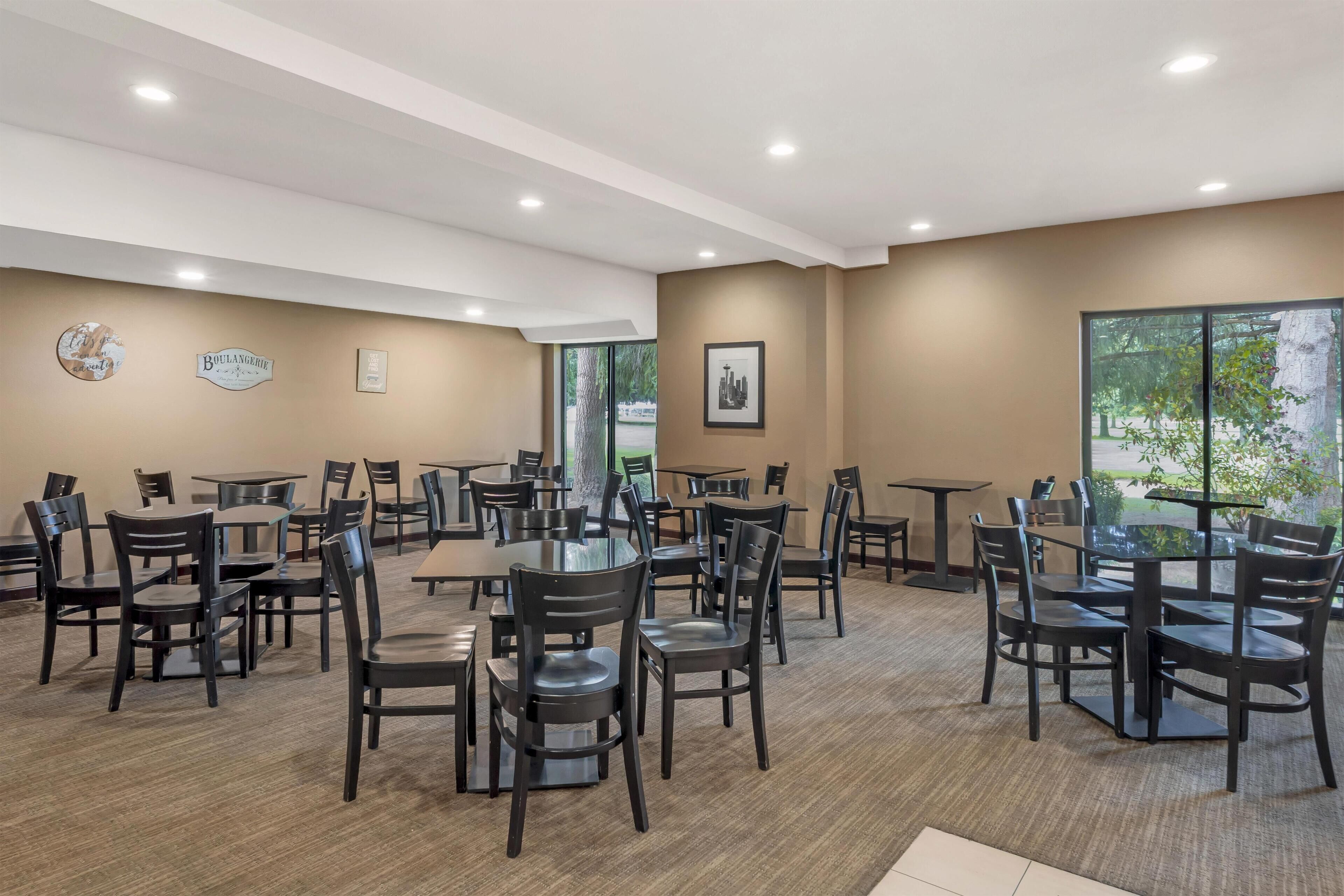 Photo - Best Western Plus Plaza by the Green
