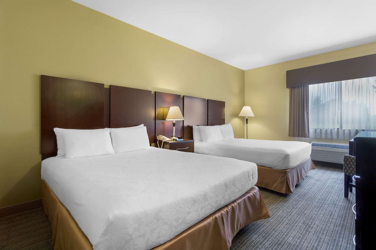 Ropa de cama de alta calidad y escritorio