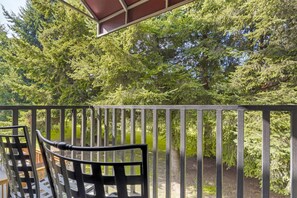 Ropa de cama de alta calidad y escritorio 