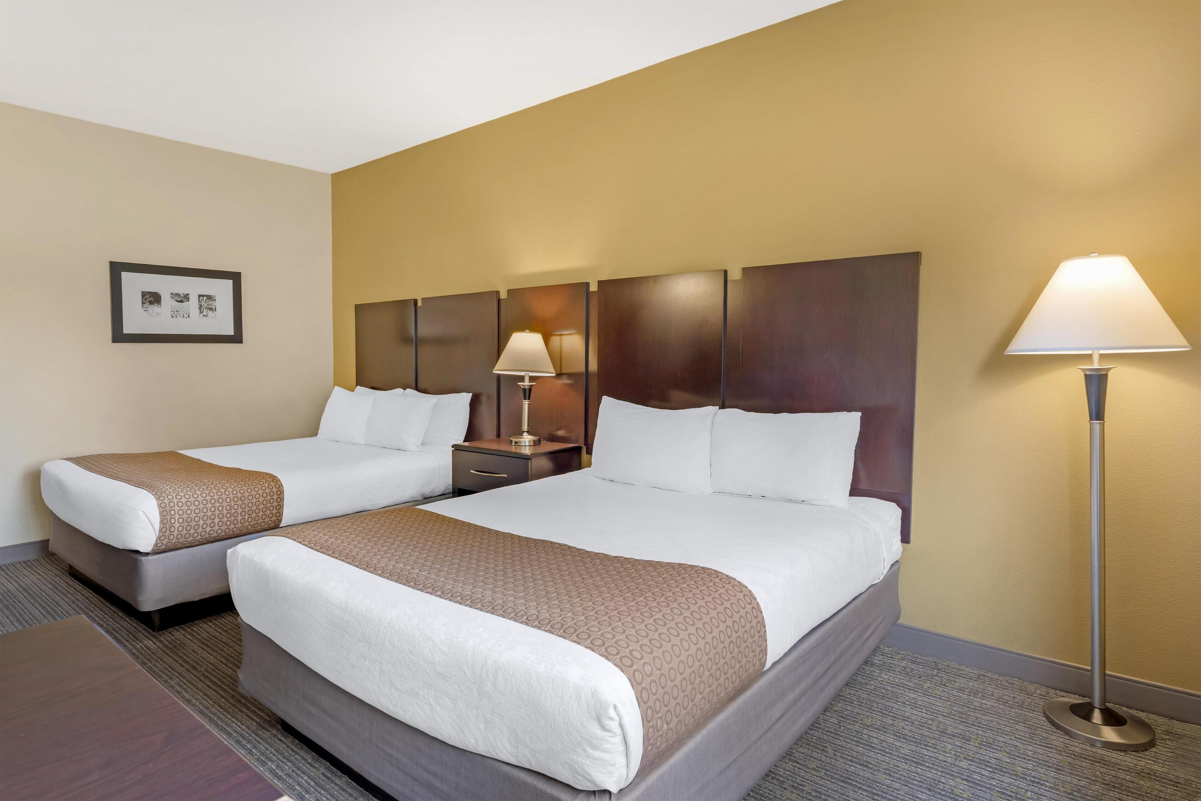 Standard Room, 2 Queen Beds, Refrigerator, Golf View