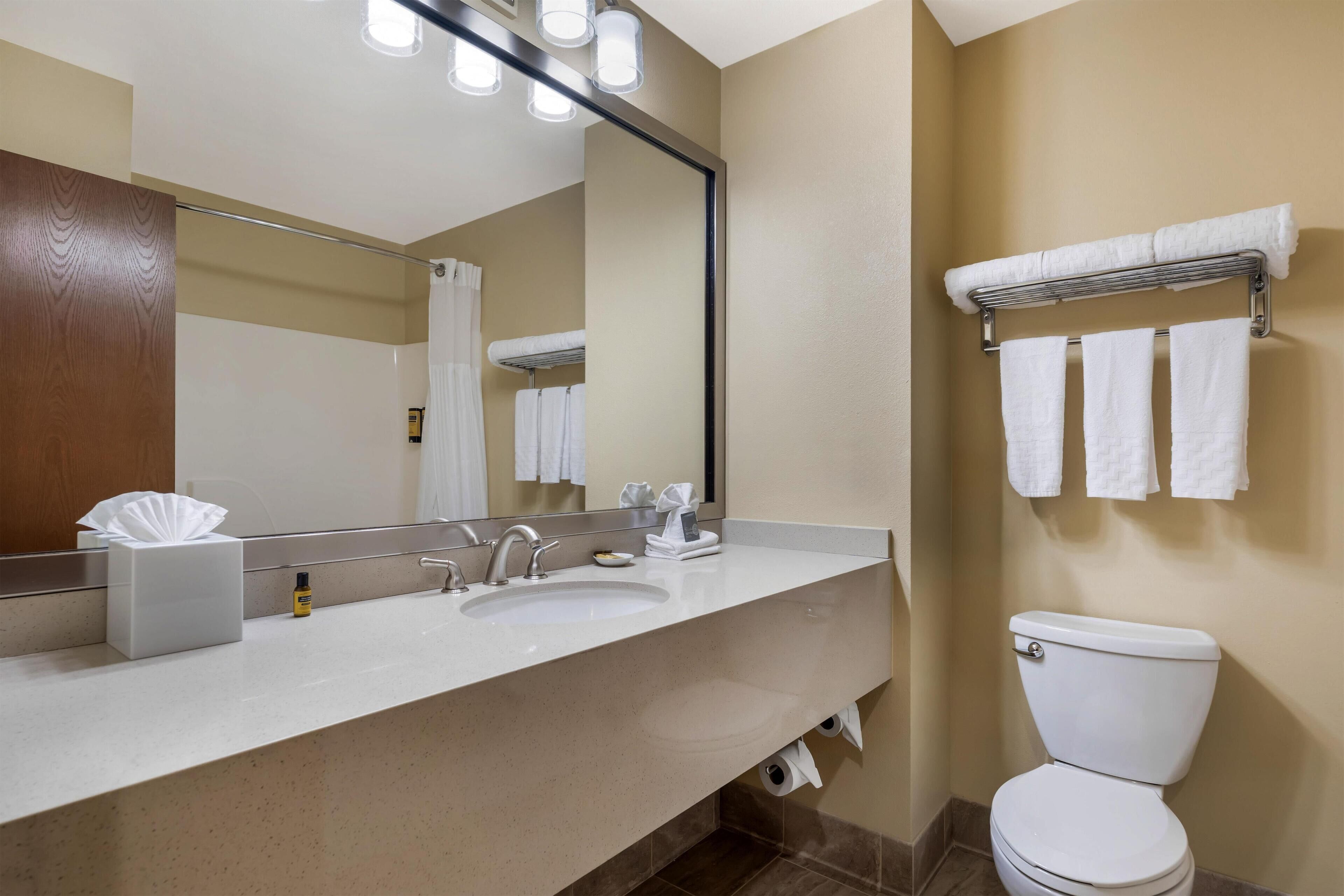 Photo - Best Western Plus Plaza by the Green