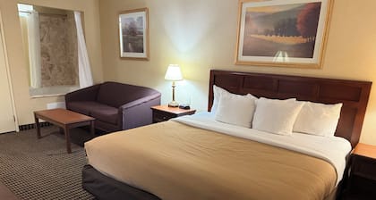 Wingate by Wyndham Livonia