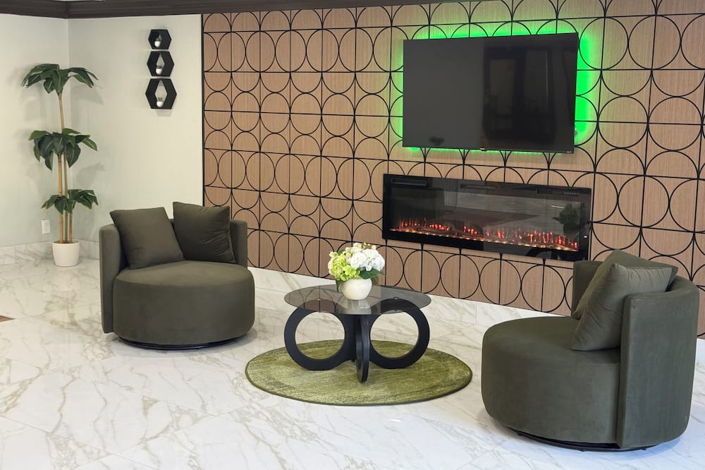 Wingate by Wyndham Livonia